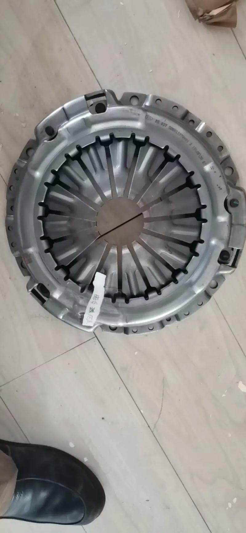 奇瑞威麟大面包汽车配件 全车配件 17736935629